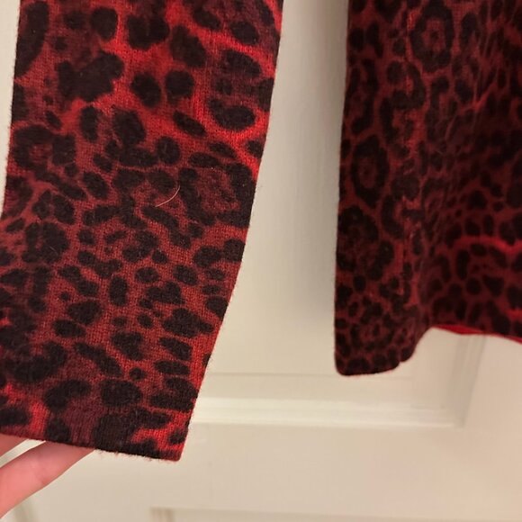 Neiman Marcus Cashmere Collection, red leopard print sweater size small - Picture 3 of 4